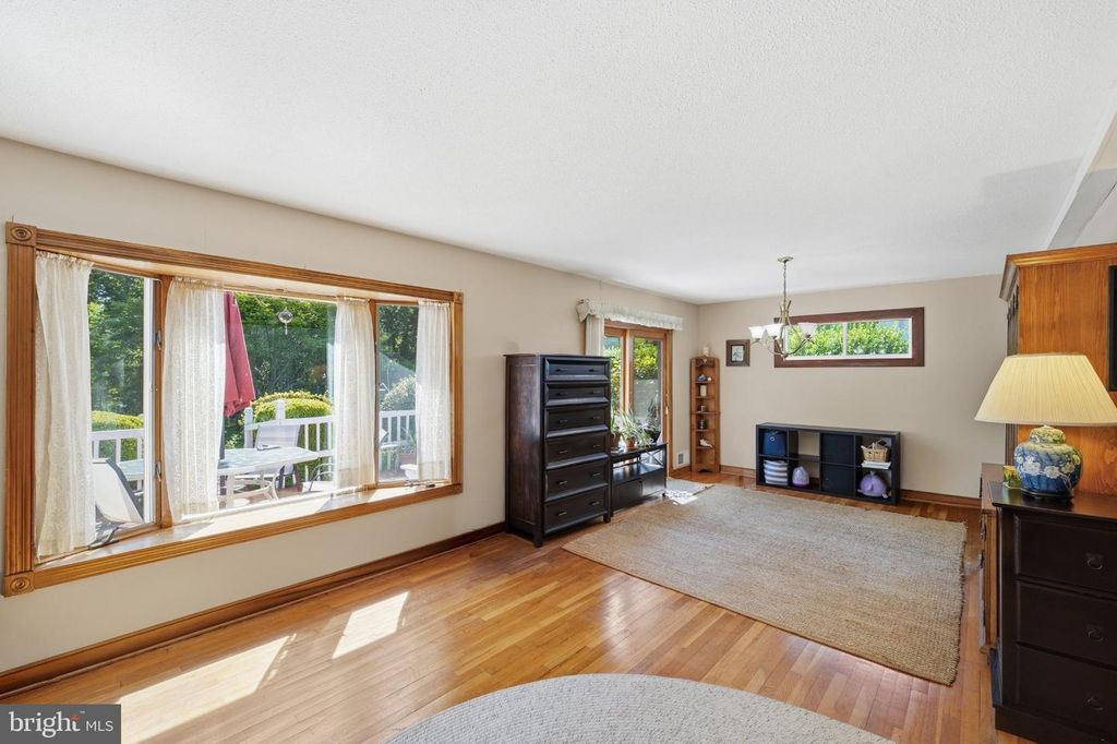 Image 11 of property listing at 12615 EASTBOURNE DR, Silver Spring, MD 20904