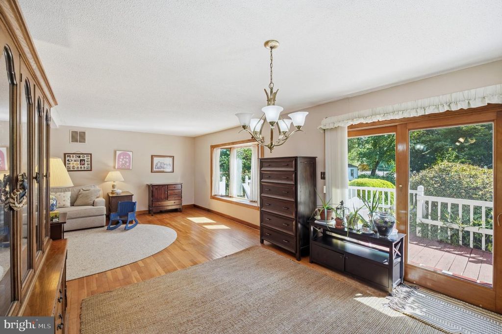 Image 12 of property listing at 12615 EASTBOURNE DR, Silver Spring, MD 20904