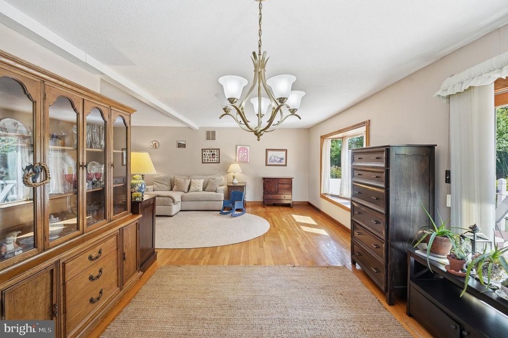 Image 13 of property listing at 12615 EASTBOURNE DR, Silver Spring, MD 20904