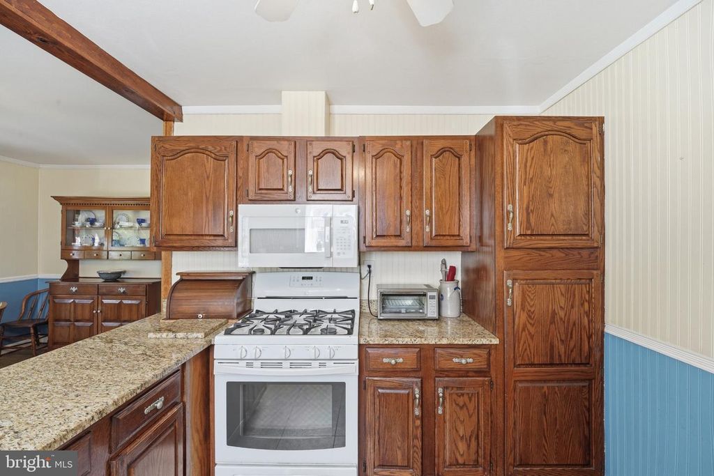 Image 16 of property listing at 12615 EASTBOURNE DR, Silver Spring, MD 20904