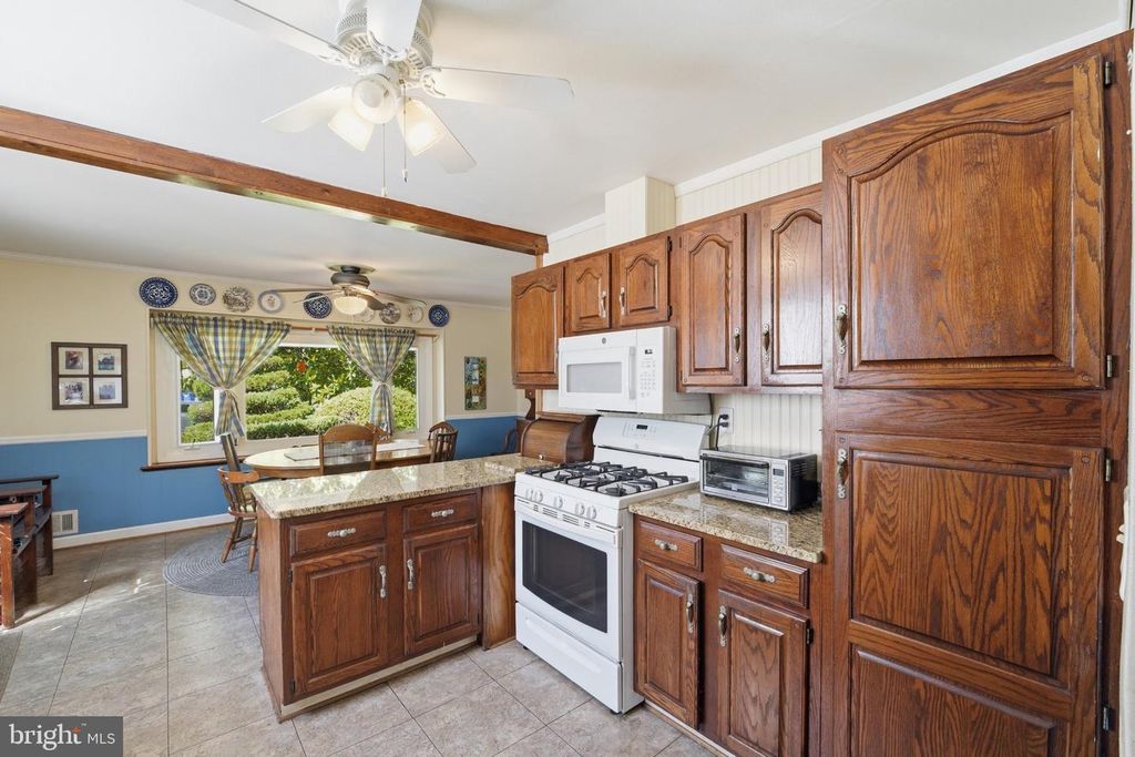Image 17 of property listing at 12615 EASTBOURNE DR, Silver Spring, MD 20904
