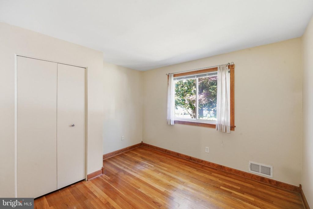 Image 24 of property listing at 12615 EASTBOURNE DR, Silver Spring, MD 20904