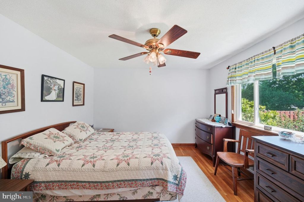 Image 33 of property listing at 12615 EASTBOURNE DR, Silver Spring, MD 20904