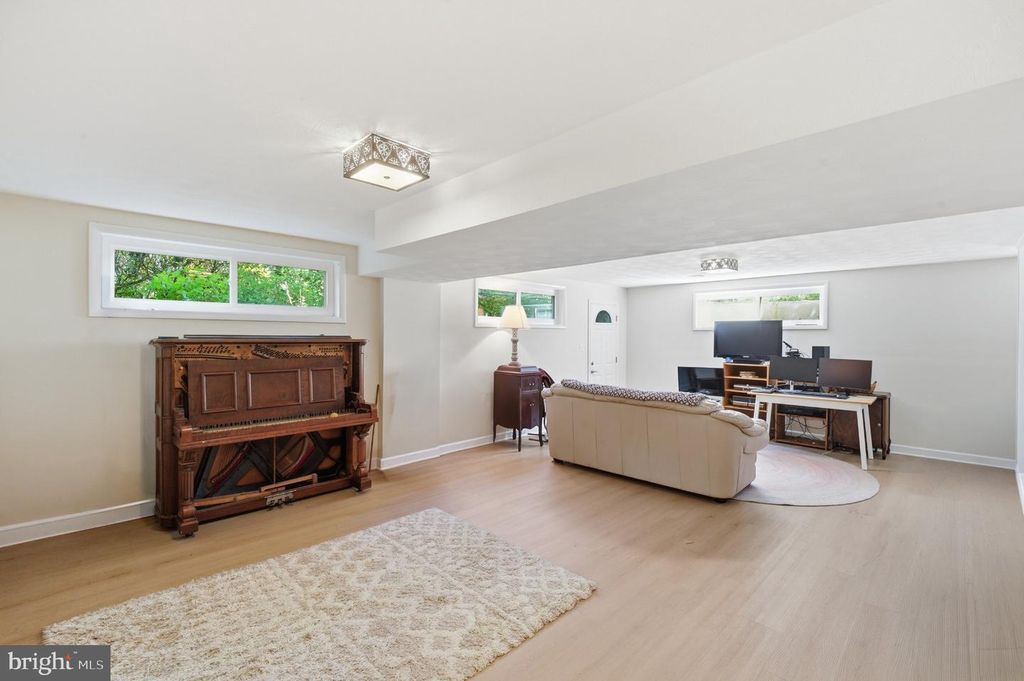 Image 36 of property listing at 12615 EASTBOURNE DR, Silver Spring, MD 20904