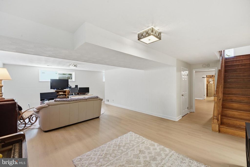 Image 38 of property listing at 12615 EASTBOURNE DR, Silver Spring, MD 20904