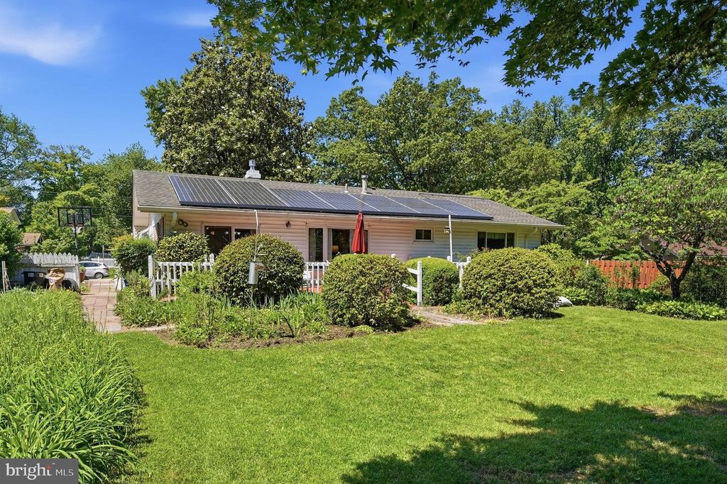 Image 51 of property listing at 12615 EASTBOURNE DR, Silver Spring, MD 20904