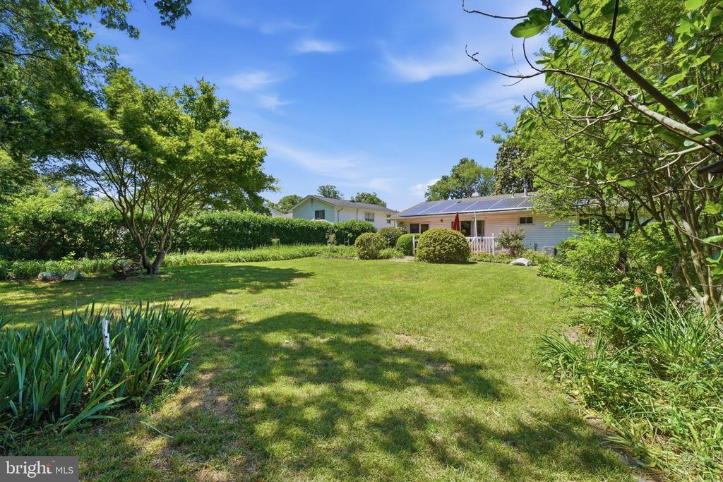 Image 54 of property listing at 12615 EASTBOURNE DR, Silver Spring, MD 20904