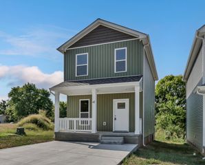 42 Dixon Dr, Clarksville, TN 37040