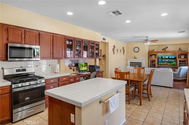 11183 Charleston, Adelanto, CA 92301