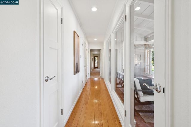 20 Santa Rita Dr, Walnut Creek, CA 94596
