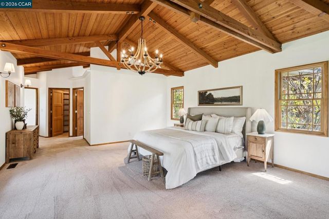 20 Santa Rita Dr, Walnut Creek, CA 94596