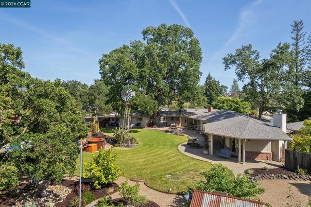20 Santa Rita Dr, Walnut Creek, CA 94596