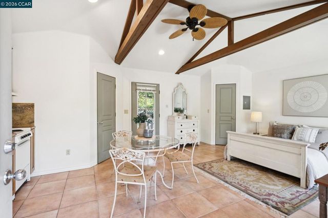 20 Santa Rita Dr, Walnut Creek, CA 94596