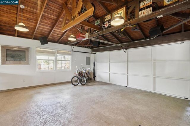20 Santa Rita Dr, Walnut Creek, CA 94596