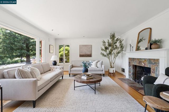 20 Santa Rita Dr, Walnut Creek, CA 94596