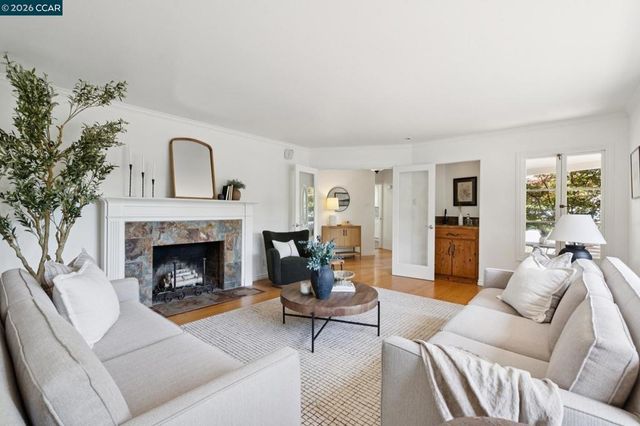 20 Santa Rita Dr, Walnut Creek, CA 94596
