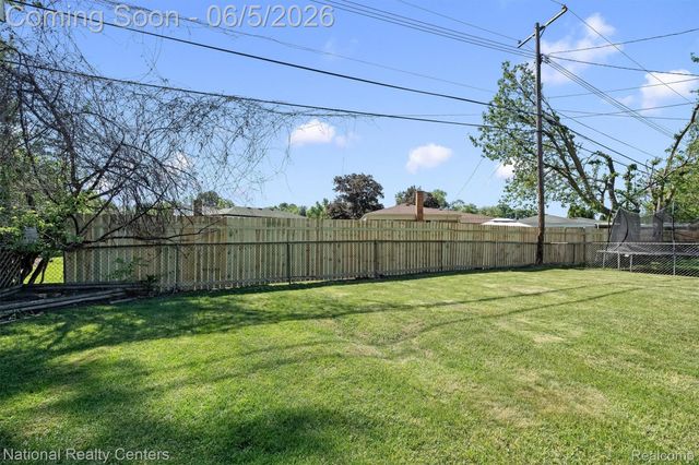 23529 Panama Avenue, Warren, MI 48091