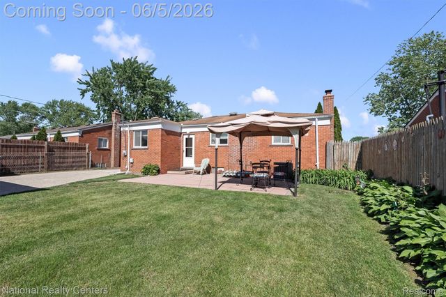 23529 Panama Avenue, Warren, MI 48091