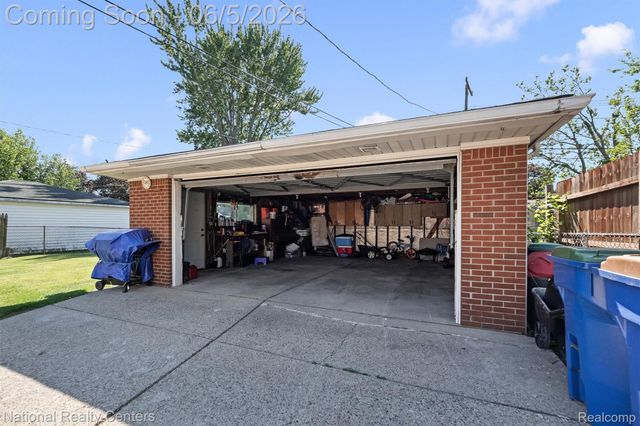 23529 Panama Avenue, Warren, MI 48091