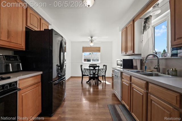 23529 Panama Avenue, Warren, MI 48091
