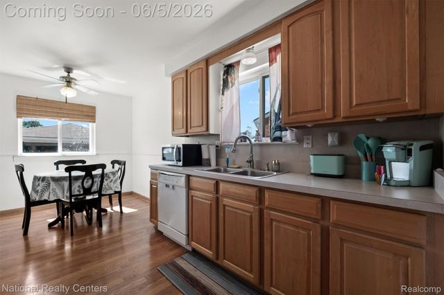 23529 Panama Avenue, Warren, MI 48091