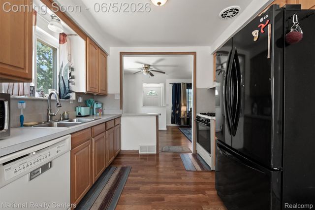 23529 Panama Avenue, Warren, MI 48091