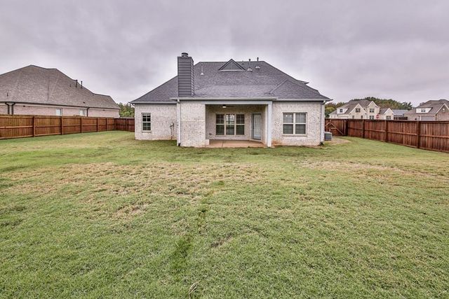 225 COUNTRY BROOK DR, Oakland, TN 38060