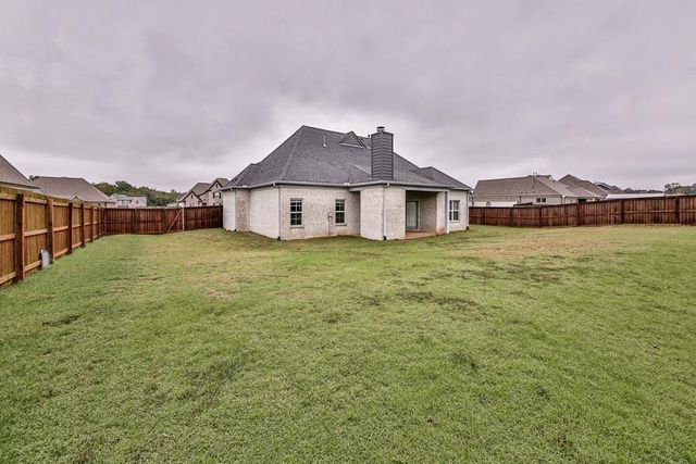 225 COUNTRY BROOK DR, Oakland, TN 38060