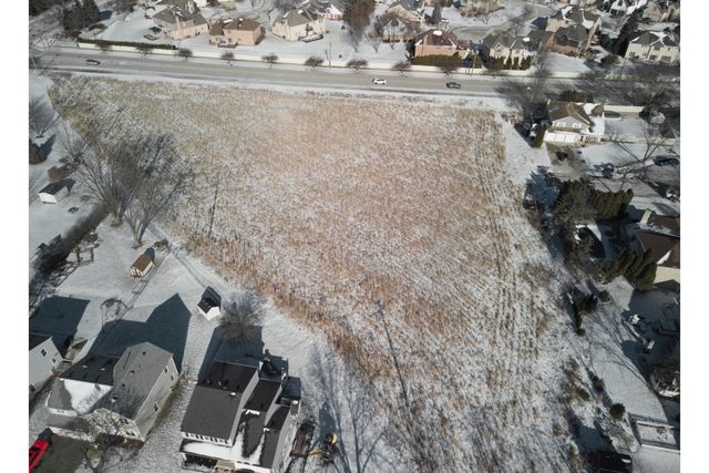 24W737 Central Avenue, Roselle, IL 60172