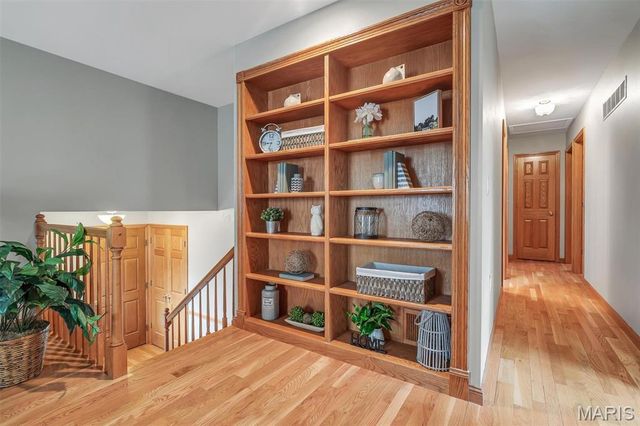 13 W Douglas Drive, St Peters, MO 63376