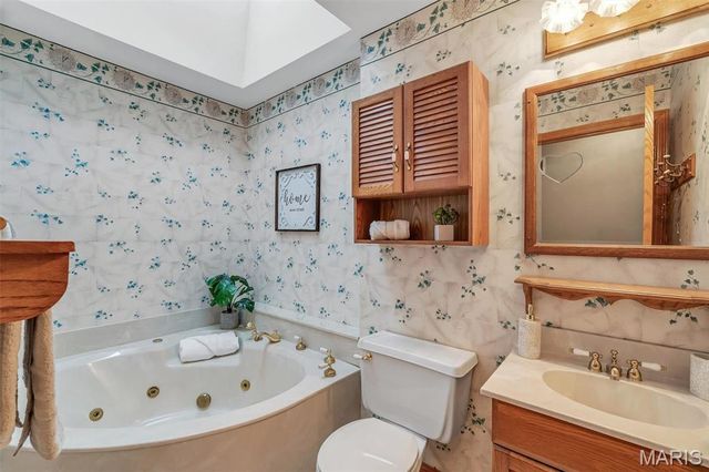 13 W Douglas Drive, St Peters, MO 63376