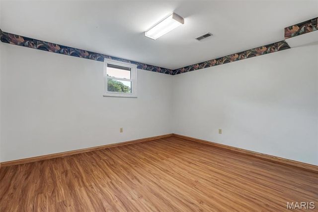 13 W Douglas Drive, St Peters, MO 63376