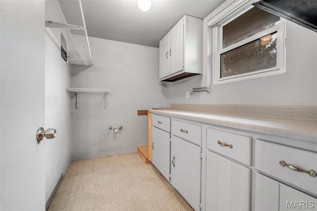 13 W Douglas Drive, St Peters, MO 63376