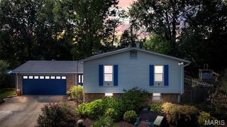 13 W Douglas Drive, St Peters, MO 63376