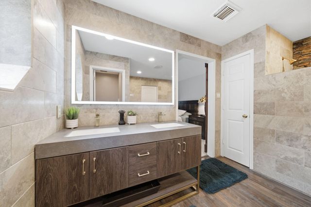 15303 Garett Green Circle, Houston, TX 77095