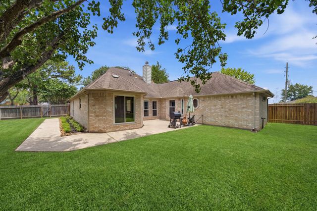 15303 Garett Green Circle, Houston, TX 77095