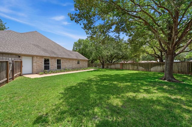 15303 Garett Green Circle, Houston, TX 77095
