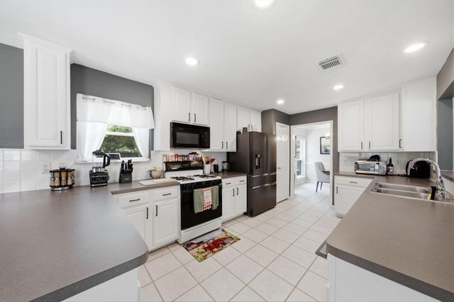 15303 Garett Green Circle, Houston, TX 77095