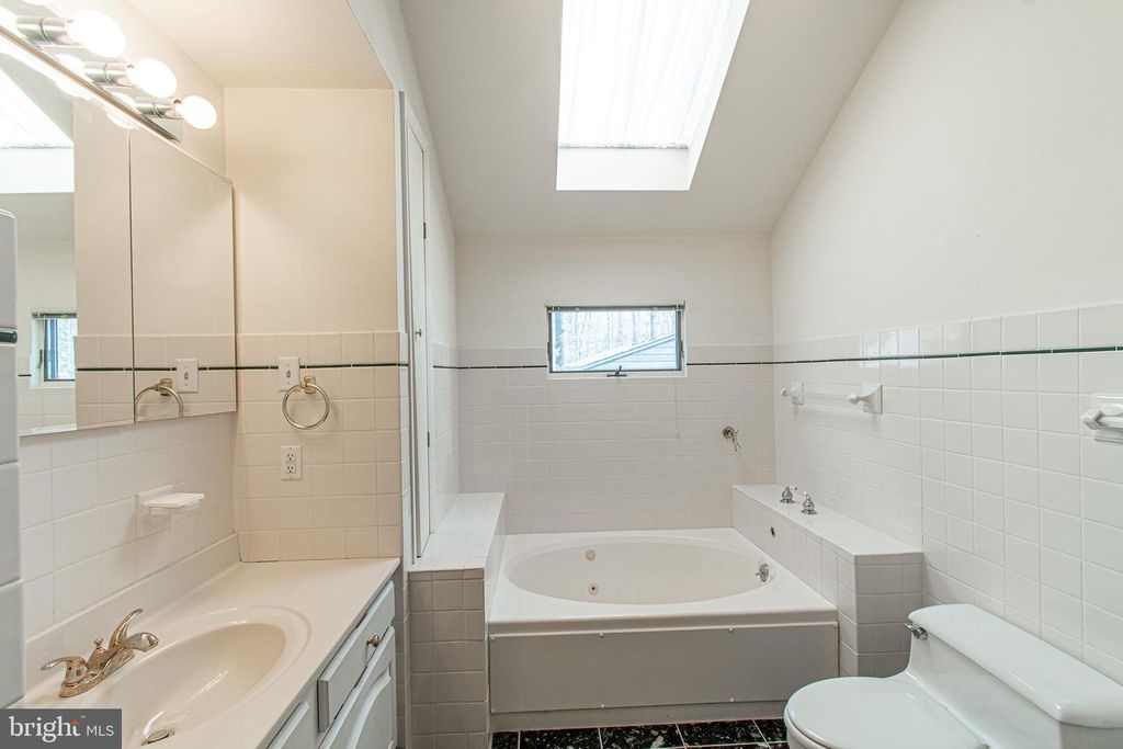 Image 78 of property listing at 25305 SANDY POINT RD, Greensboro, MD 21639