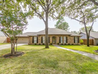 2917 Brookshire Drive, Grapevine, TX 76051