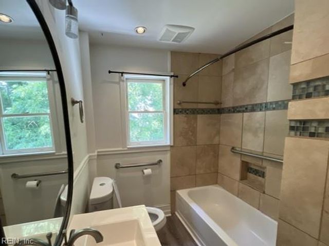 522 W 27th ST, Norfolk, VA 23517