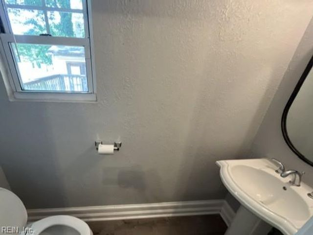 522 W 27th ST, Norfolk, VA 23517