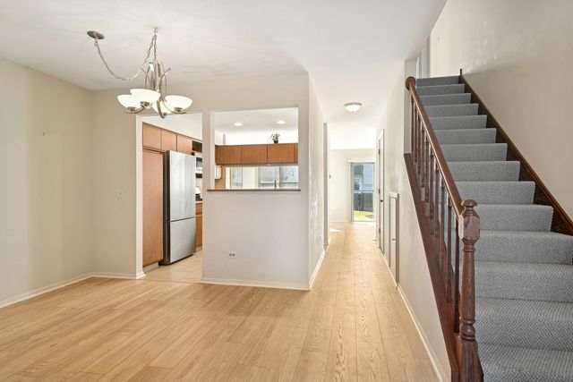 988 Ridgefield Lane, Wheeling, IL 60090