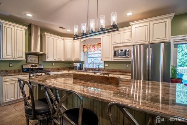 3 Matano Court, Monroe, NJ 08831