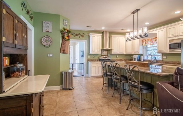 3 Matano Court, Monroe, NJ 08831