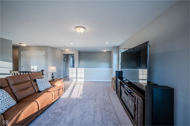 8433 Hidden Meadow Pass, Mccordsville, IN 46055