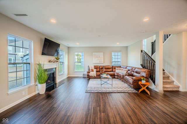 8433 Hidden Meadow Pass, Mccordsville, IN 46055