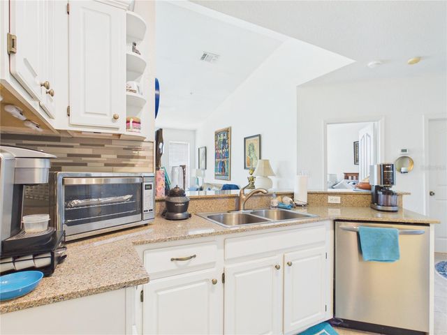 8816 DUNES COURT 302, Kissimmee, FL 34747