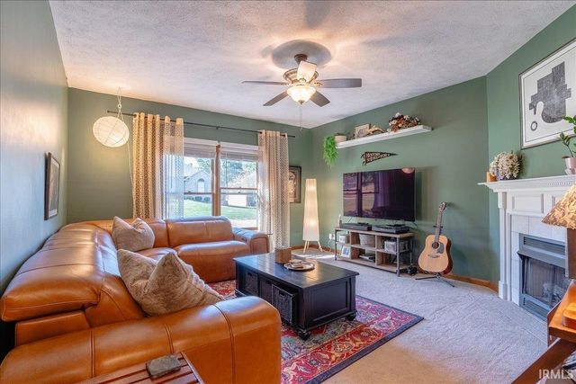 8201 Whitetail Trail, Evansville, IN 47711