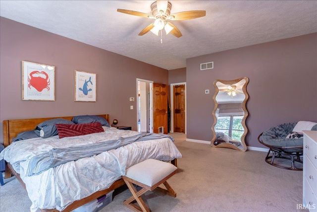 8201 Whitetail Trail, Evansville, IN 47711